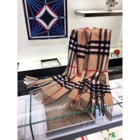 Classic Cashmere Scarf in Check and Lace Camel